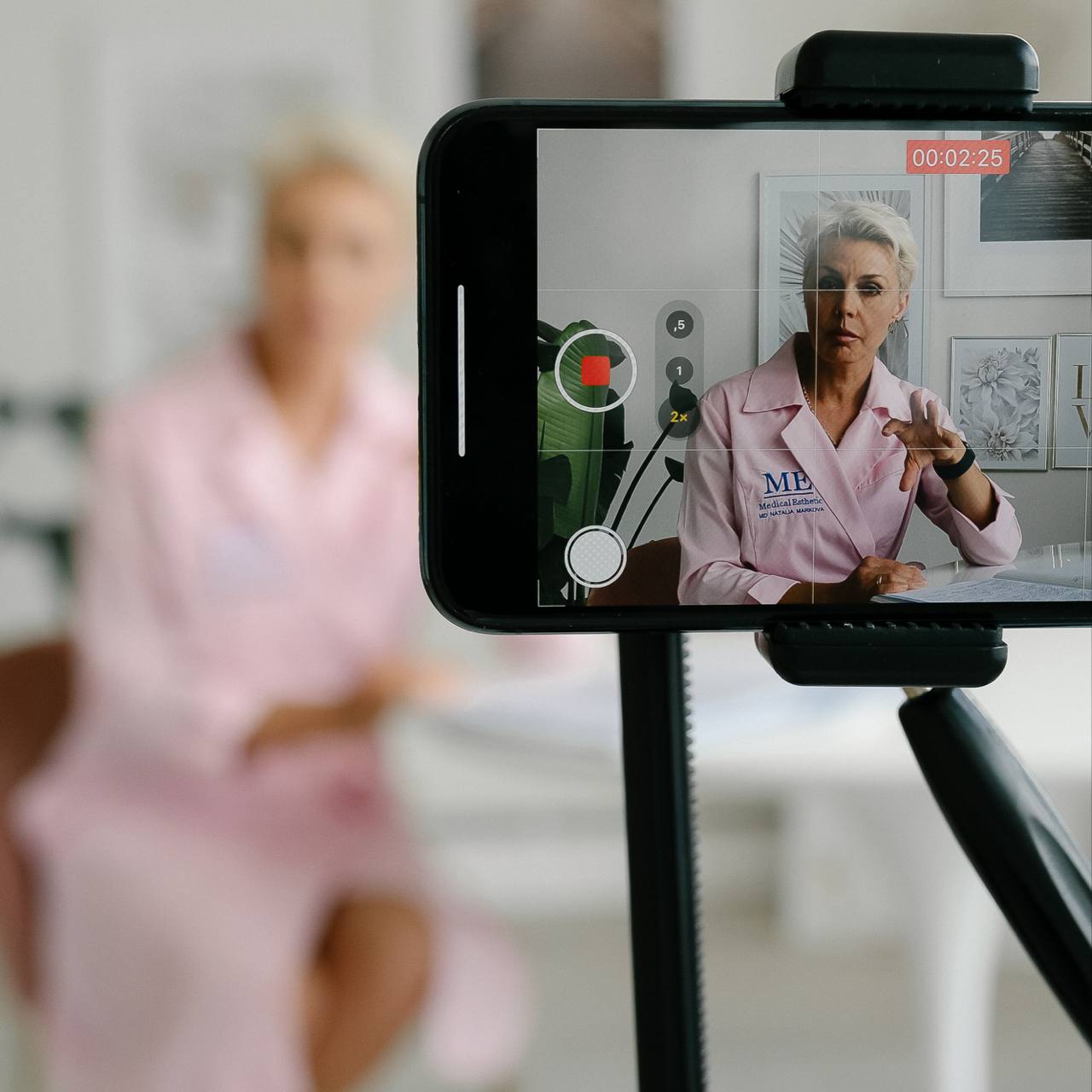 Менопауза, гормональная ось и старение кожи: что должен знать врач эстетической медицины